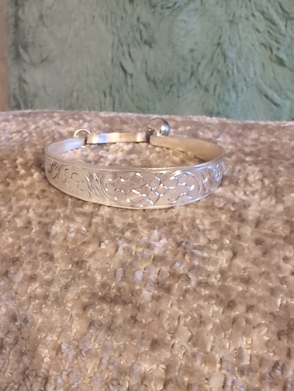 Hand-Engraved Silver Floral Bangle Bracelet - Women's Jewelry